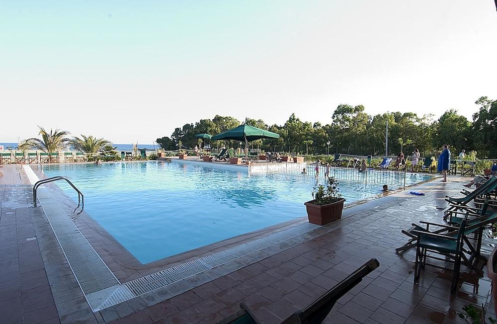 Marina Del Marchese Beach Resort Botricello Exterior foto