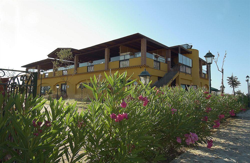 Marina Del Marchese Beach Resort Botricello Exterior foto